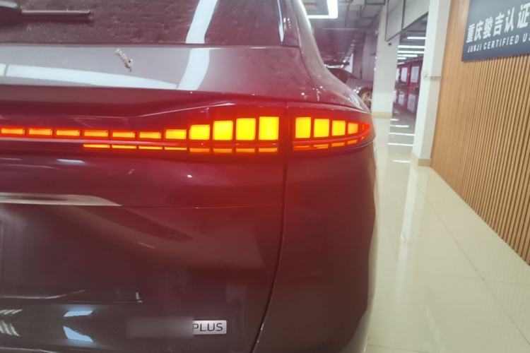Used CHANGAN CS75 PLUS 2025 4th Generation UItra 2.0T New Blue Whale Smart Intelligent Powertrain Version Right Rear Taillight