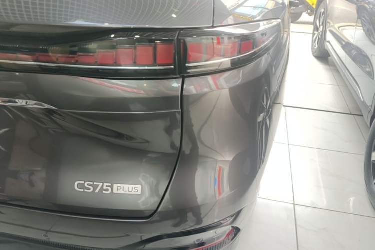 Used CHANGAN CS75 PLUS 2025 4th Generation 1.5T New Blue Whale Smart Luxury Edition Right Rear Taillight