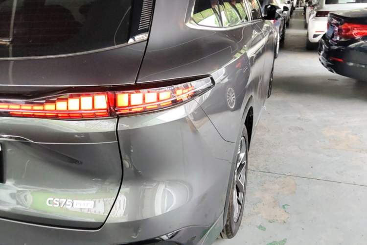 Used CHANGAN CS75 PLUS 2025 4th Generation 1.5T New Blue Whale Smart Luxury Edition Right Rear Taillight
