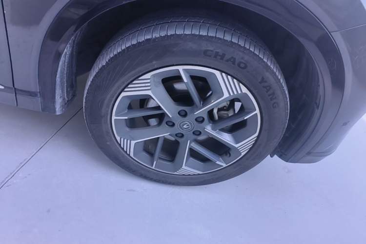 Used CHANGAN CS75 PLUS 2025 4th Generation 1.5T New Blue Whale Smart Flagship Version Right Rear Wheel Hub