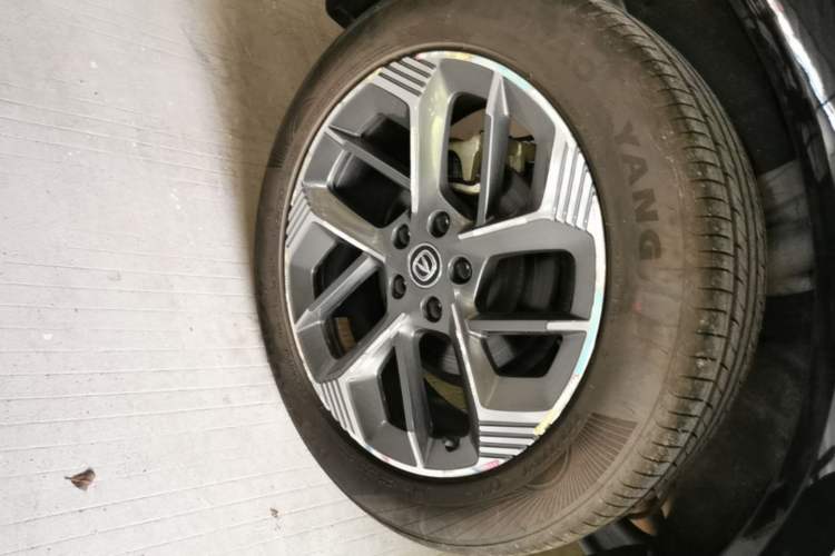 Used CHANGAN CS75 PLUS 2025 4th Generation 1.5T New Blue Whale Smart Flagship Version Right Rear Wheel Hub