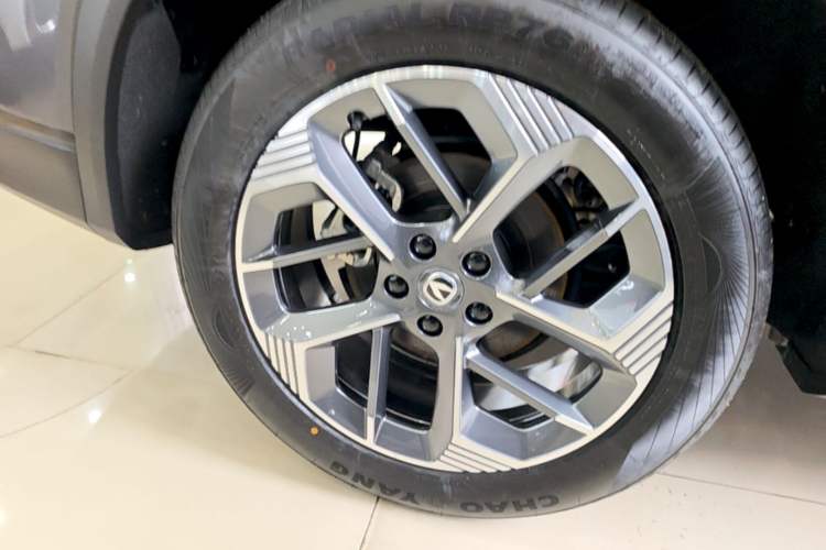 Used CHANGAN CS75 PLUS 2025 Model, 4th Generation 1.5T New Blue Whale Smart Excellence Version Right Rear Wheel Hub