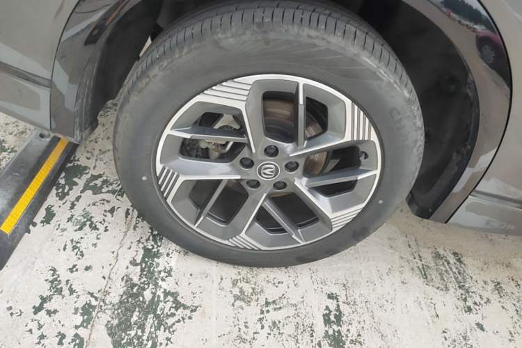 Used CHANGAN CS75 PLUS 2025 4th Generation 1.5T New Blue Whale Smart Flagship Version Right Rear Wheel Hub