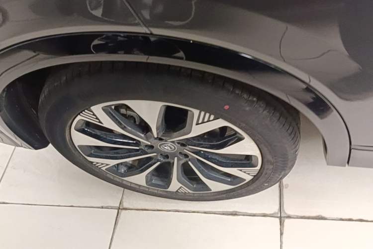 Used CHANGAN CS75 PLUS 2025 4th Generation UItra 2.0T New Blue Whale – Smart & Powerful Version Right Rear Wheel Hub
