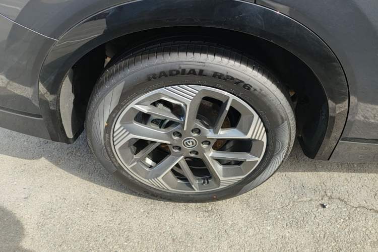 Used CHANGAN CS75 PLUS 2025 4th Generation 1.5T New Blue Whale Smart Flagship Version Right Rear Wheel Hub