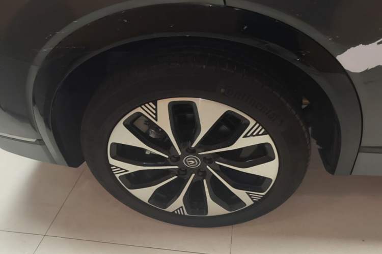 Used CHANGAN CS75 PLUS 2025 4th Generation UItra 2.0T New Blue Whale Smart Intelligent Powertrain Version Right Rear Wheel Hub