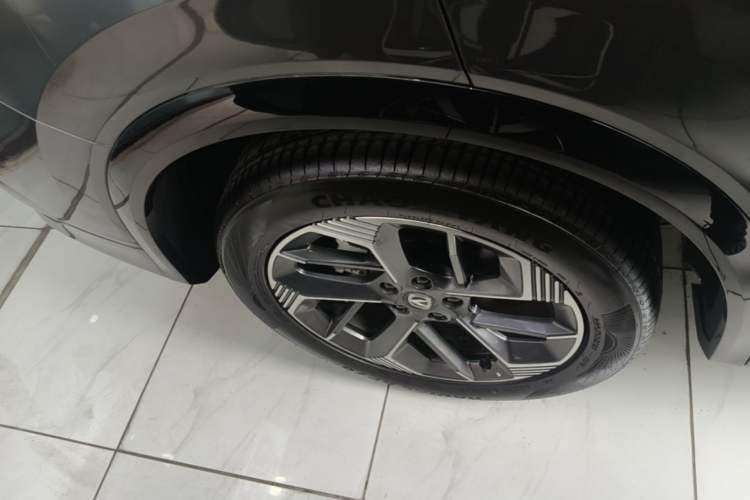 Used CHANGAN CS75 PLUS 2025 4th Generation 1.5T New Blue Whale Smart Luxury Edition Right Rear Wheel Hub