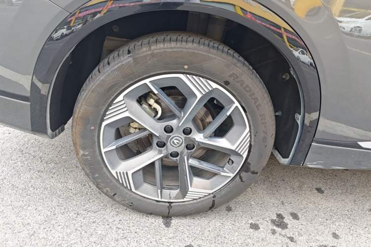 Used CHANGAN CS75 PLUS 2025 4th Generation 1.5T New Blue Whale Smart Flagship Version Right Rear Wheel Hub