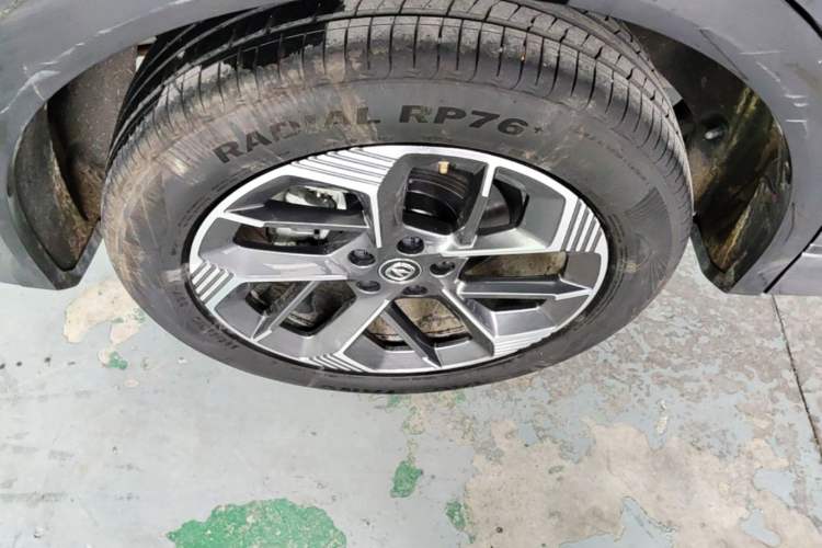 Used CHANGAN CS75 PLUS 2025 4th Generation 1.5T New Blue Whale Smart Luxury Edition Right Rear Wheel Hub