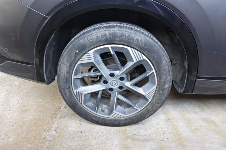 Used CHANGAN CS75 PLUS 2025 4th Generation 1.5T New Blue Whale Smart Flagship Version Right Rear Wheel Hub