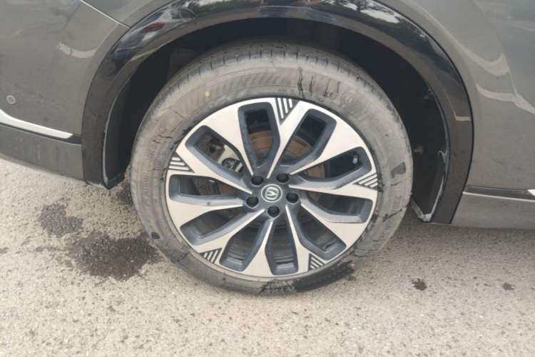 Used CHANGAN CS75 PLUS 2025 4th Generation UItra 2.0T New Blue Whale Smart Intelligent Powertrain Version Right Rear Wheel Hub