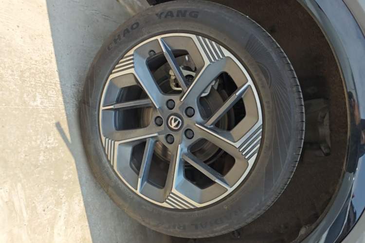 Used CHANGAN CS75 PLUS 2025 4th Generation 1.5T New Blue Whale Smart Luxury Edition Right Rear Wheel Hub