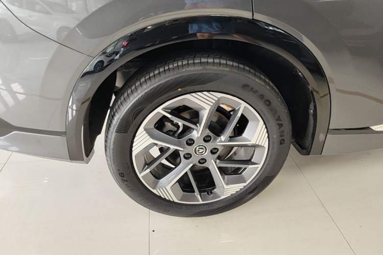 Used CHANGAN CS75 PLUS 2025 4th Generation 1.5T New Blue Whale Smart Luxury Edition Right Rear Wheel Hub