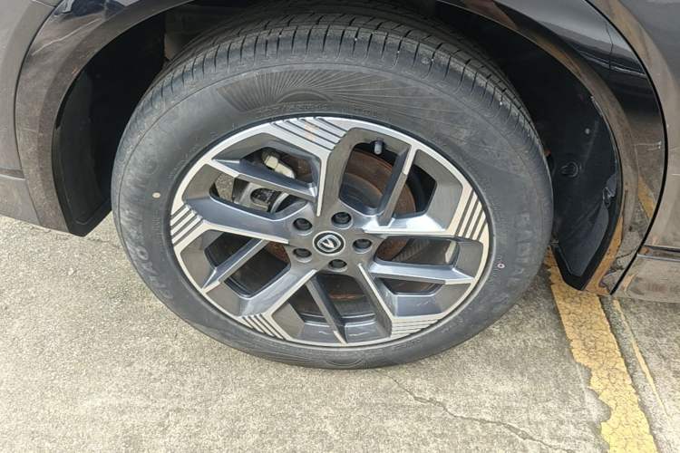 Used CHANGAN CS75 PLUS 2025 4th Generation 1.5T New Blue Whale Smart Flagship Version Right Rear Wheel Hub