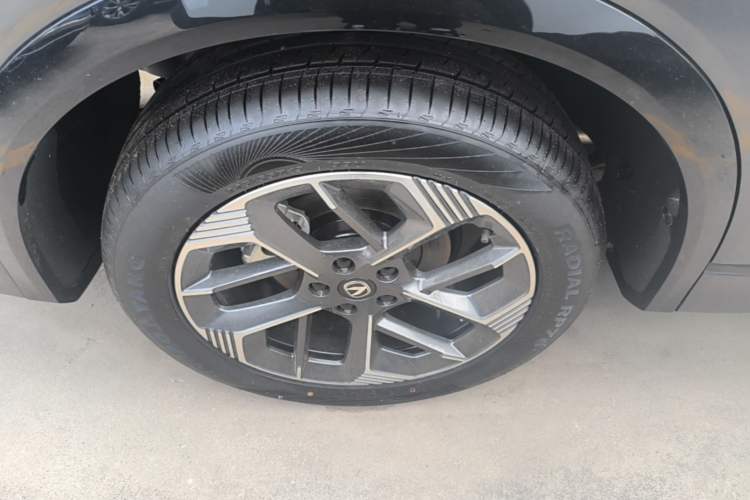 Used CHANGAN CS75 PLUS 2025 4th Generation 1.5T New Blue Whale Smart Flagship Version Right Rear Wheel Hub