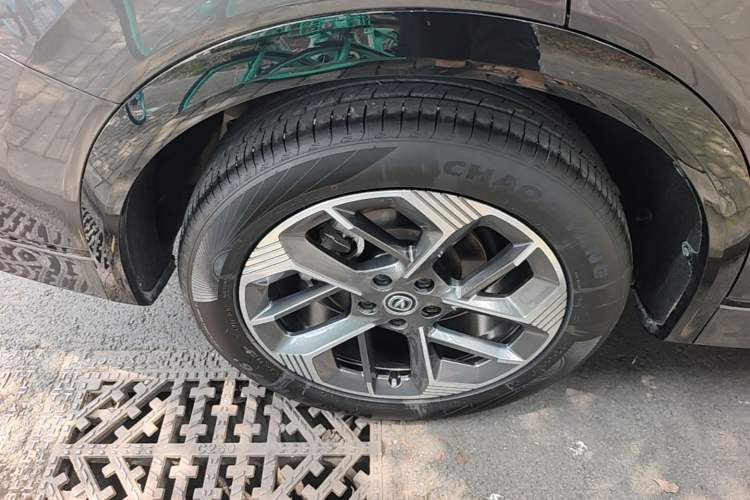 Used CHANGAN CS75 PLUS 2025 4th Generation 1.5T New Blue Whale Smart Luxury Edition Right Rear Wheel Hub