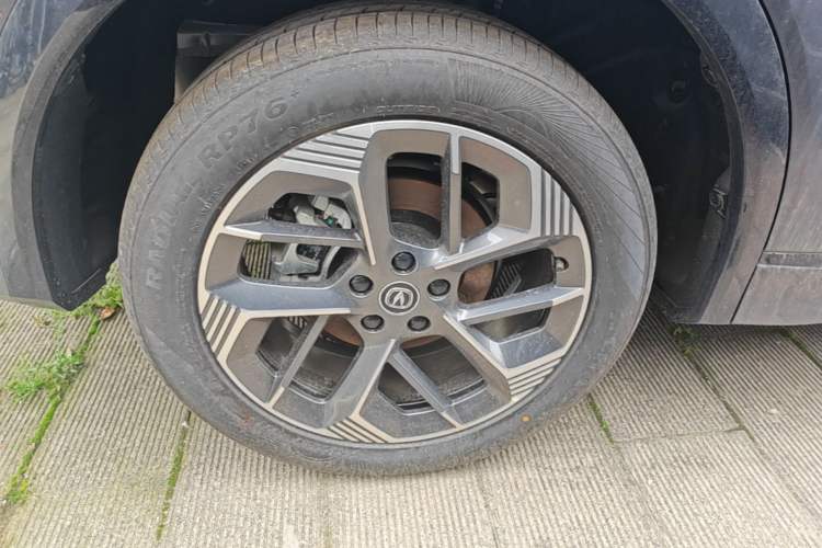 Used CHANGAN CS75 PLUS 2025 4th Generation 1.5T New Blue Whale Smart Luxury Edition Right Rear Wheel Hub