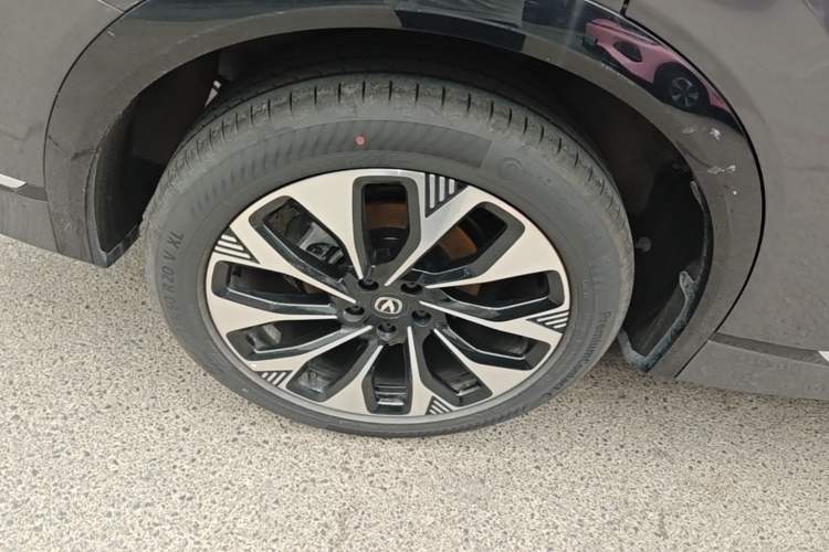 Used CHANGAN CS75 PLUS 2025 4th Generation UItra 2.0T New Blue Whale Engine – Wind Style Right Rear Wheel Hub