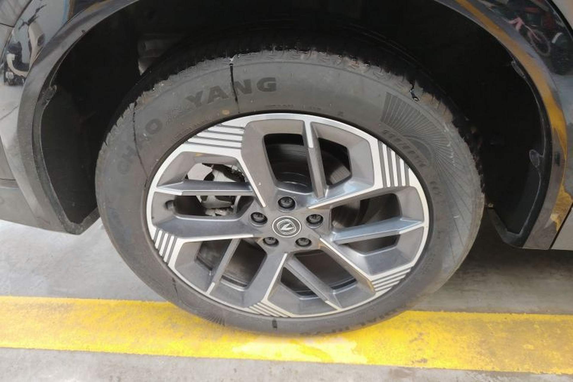 Used CHANGAN CS75 PLUS 2025 4th Generation 1.5T New Blue Whale Smart Luxury Edition Right Rear Wheel Hub