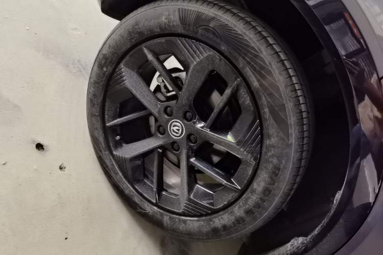 Used CHANGAN CS75 PLUS 2025 4th Generation 1.5T New Blue Whale Smart Flagship Version Right Rear Wheel Hub