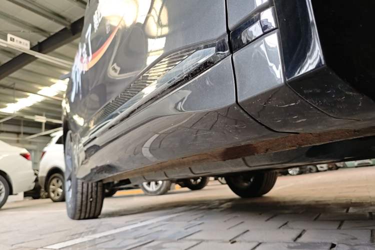 Used CHANGAN CS75 PLUS 2025 4th Generation 1.5T New Blue Whale Smart Luxury Edition Right Side Sill