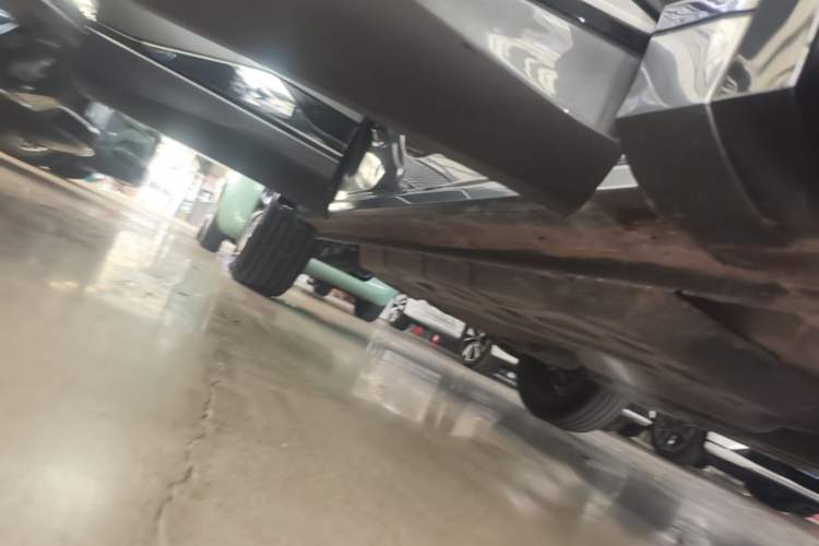 Used CHANGAN CS75 PLUS 2025 4th Generation UItra 2.0T New Blue Whale – Smart & Powerful Version Right Side Sill