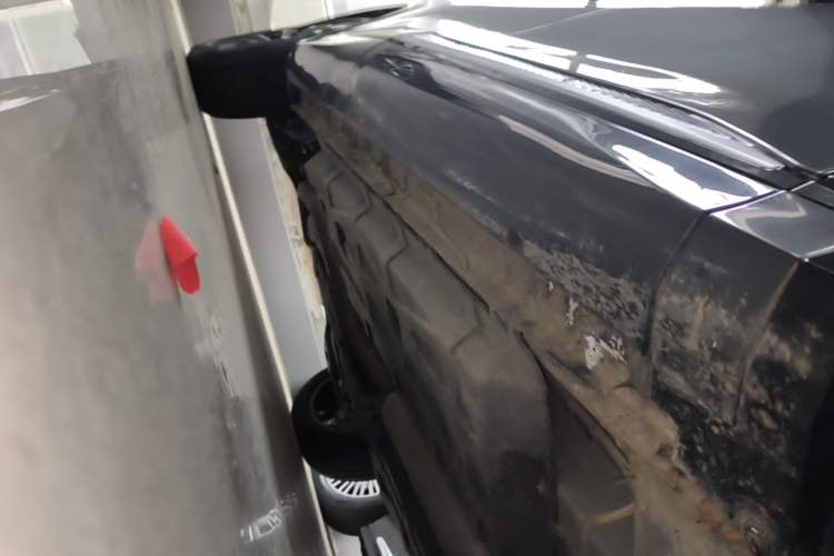 Used CHANGAN CS75 PLUS 2025 4th Generation UItra 2.0T New Blue Whale – Smart & Powerful Version Right Side Sill