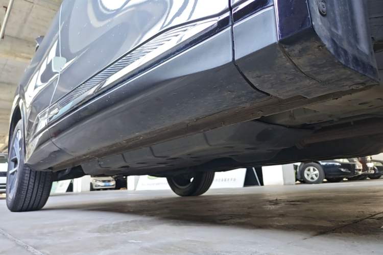 Used CHANGAN CS75 PLUS 2025 4th Generation 1.5T New Blue Whale Smart Flagship Version Right Side Sill