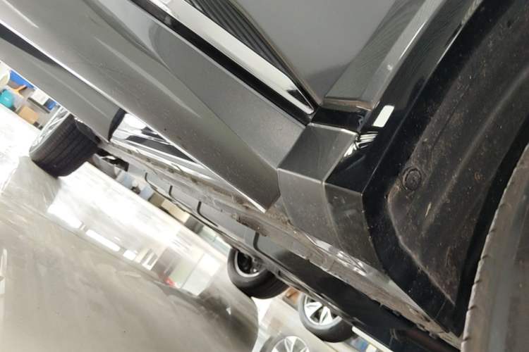Used CHANGAN CS75 PLUS 2025 4th Generation 1.5T New Blue Whale Smart Luxury Edition Right Side Sill