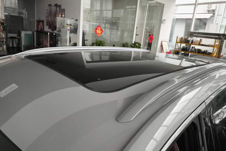 Used CHANGAN CS75 PLUS 2025 4th Generation UItra 2.0T New Blue Whale – Smart & Powerful Version Roof