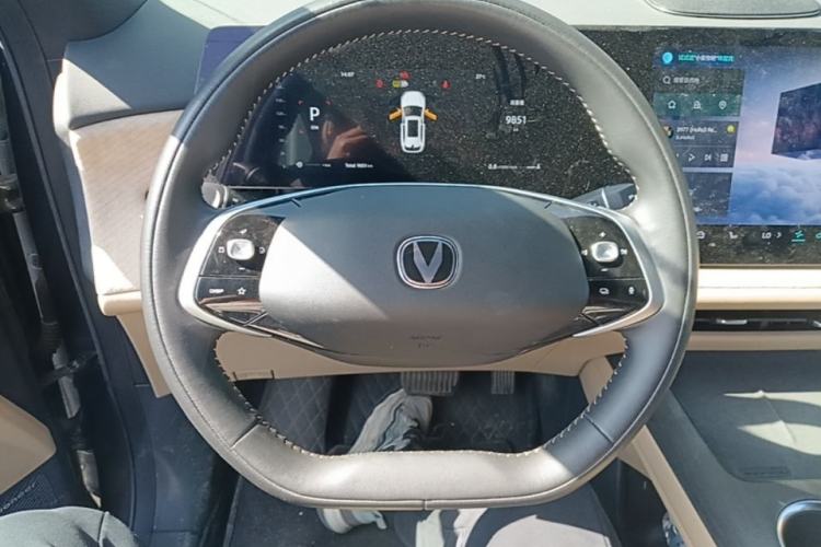 Used CHANGAN CS75 PLUS 2025 4th Generation 1.5T New Blue Whale Smart Flagship Version Steering Wheel