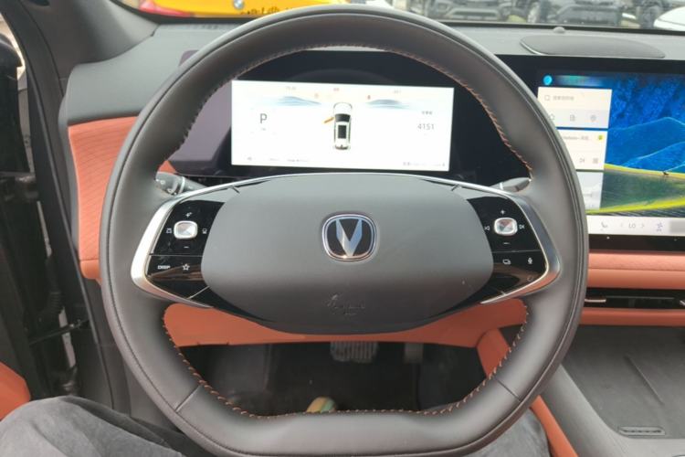 Used CHANGAN CS75 PLUS 2025 4th Generation 1.5T New Blue Whale Smart Flagship Version Steering Wheel