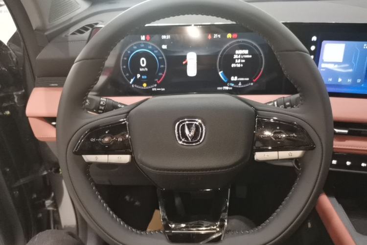 Used CHANGAN CS75 PLUS 2025 Model, 3rd Generation Champion Edition 1.5T Jinghang Version Steering Wheel