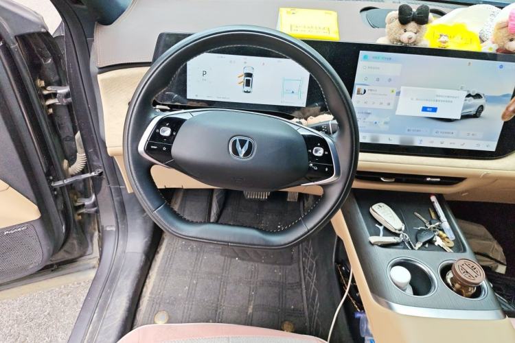 Used CHANGAN CS75 PLUS 2025 4th Generation 1.5T New Blue Whale Smart Flagship Version Steering Wheel