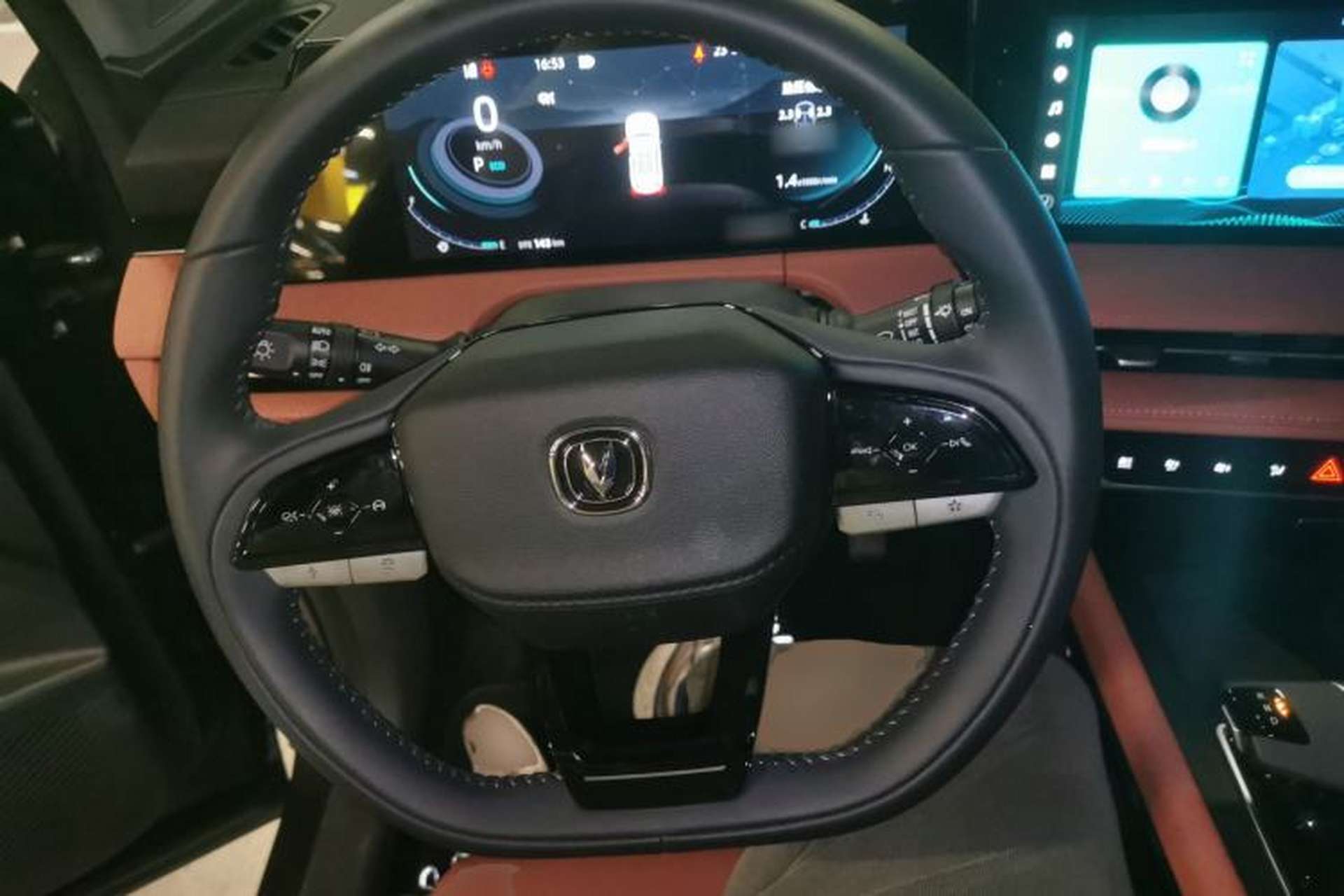 Used CHANGAN CS75 PLUS 2025 Model, 3rd Generation Champion Edition 1.5T Jinghang Version Steering Wheel