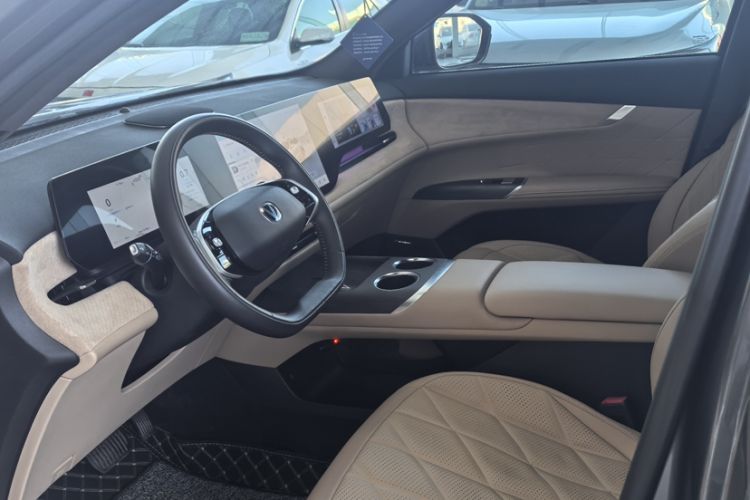 Used CHANGAN CS75 PLUS 2025 4th Generation 1.5T New Blue Whale Smart Flagship Version Steering Wheel