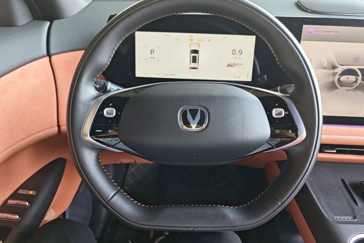 Used CHANGAN CS75 PLUS 2025 4th Generation 1.5T New Blue Whale Smart Flagship Version Steering Wheel