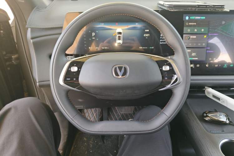 Used CHANGAN CS75 PLUS 2025 4th Generation 1.5T New Blue Whale Smart Luxury Edition Steering Wheel
