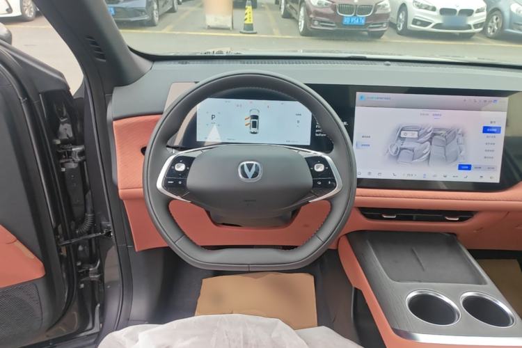 Used CHANGAN CS75 PLUS 2025 4th Generation 1.5T New Blue Whale Smart Luxury Edition Steering Wheel