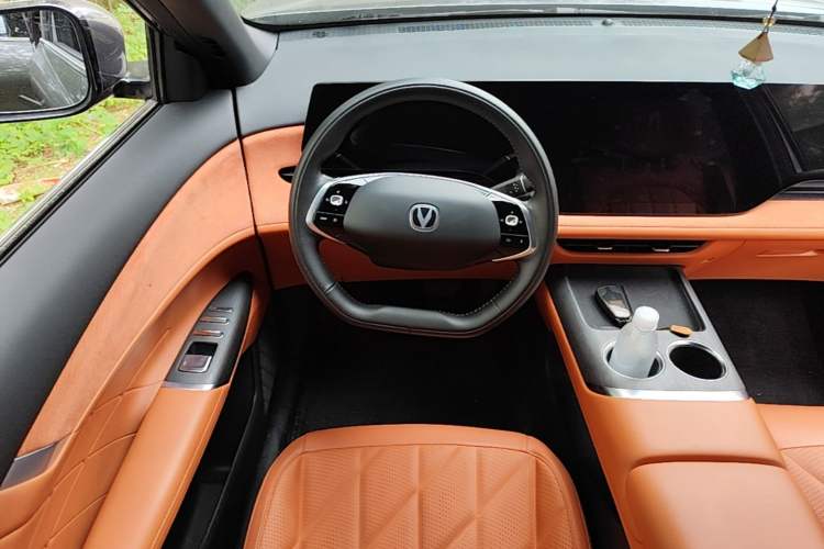 Used CHANGAN CS75 PLUS 2025 4th Generation 1.5T New Blue Whale Smart Luxury Edition Steering Wheel