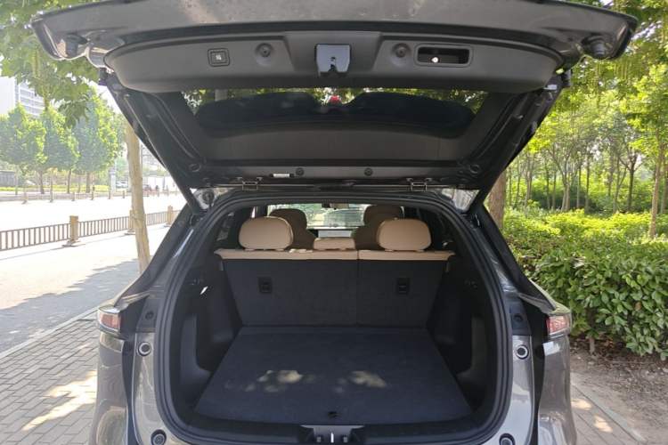 Used CHANGAN CS75 PLUS 2025 4th Generation 1.5T New Blue Whale Smart Luxury Edition Trunk