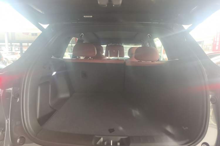 Used CHANGAN CS75 PLUS 2025 4th Generation UItra 2.0T New Blue Whale – Smart & Powerful Version Trunk