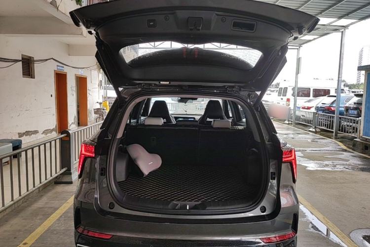 Used CHANGAN CS75 PLUS 2025 Model, 3rd Generation Champion Edition 1.5T Jinghang Version Trunk