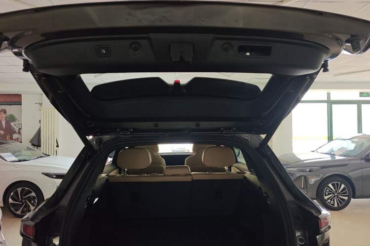 Used CHANGAN CS75 PLUS 2025 4th Generation 1.5T New Blue Whale Smart Luxury Edition Trunk
