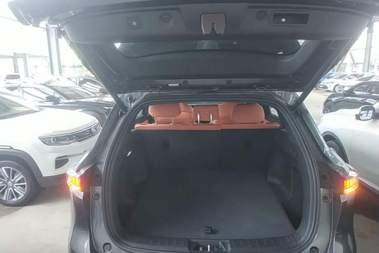 Used CHANGAN CS75 PLUS 2025 4th Generation 1.5T New Blue Whale Smart Luxury Edition Trunk