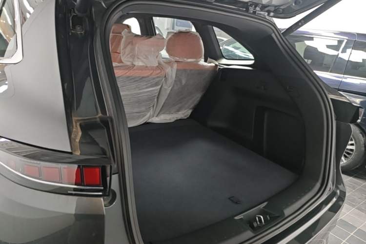 Used CHANGAN CS75 PLUS 2025 4th Generation 1.5T New Blue Whale Smart Luxury Edition Trunk