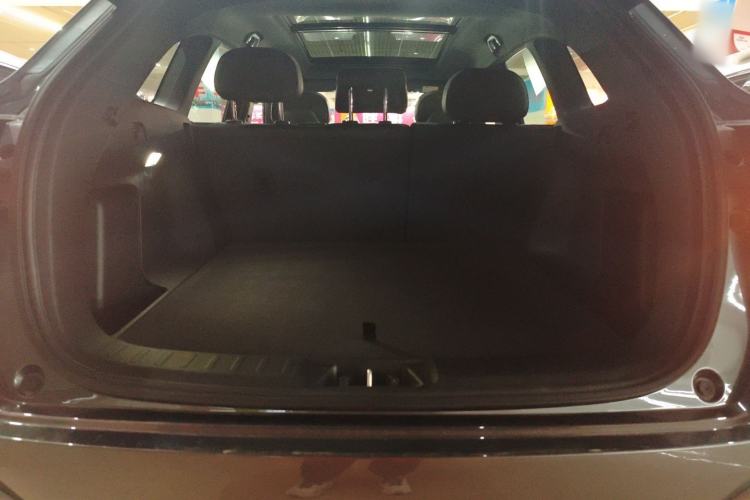 Used CHANGAN CS75 PLUS 2025 4th Generation UItra 2.0T New Blue Whale – Smart & Powerful Version Trunk