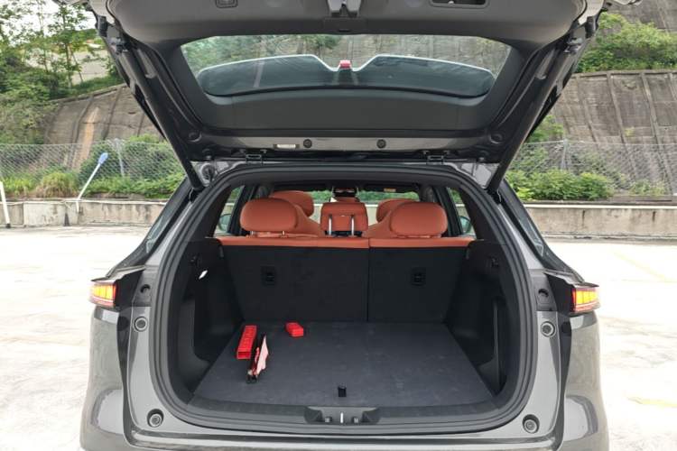 Used CHANGAN CS75 PLUS 2025 4th Generation UItra 2.0T New Blue Whale Smart Intelligent Powertrain Version Trunk