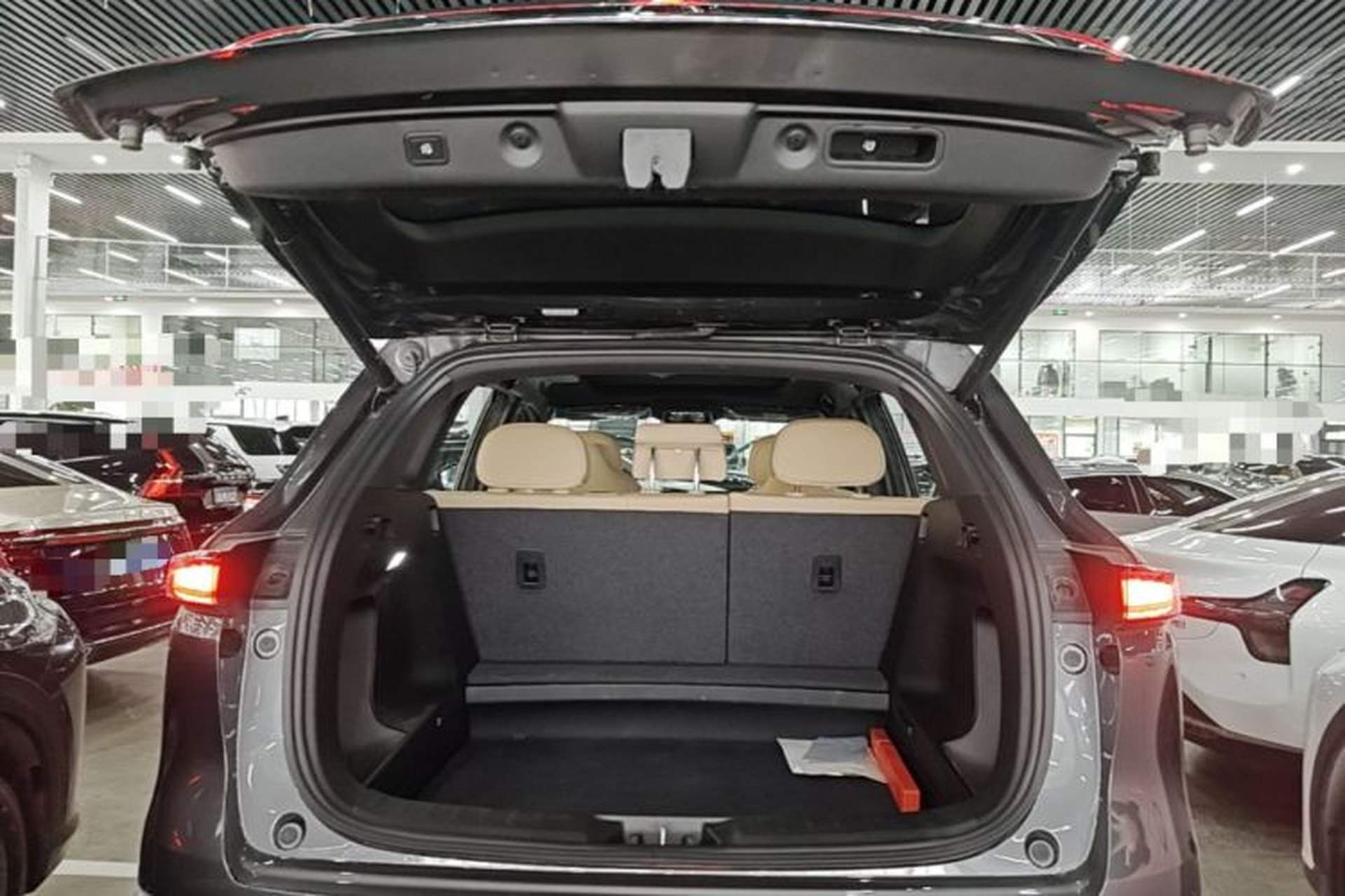 Used CHANGAN CS75 PLUS 2025 4th Generation UItra 2.0T New Blue Whale – Smart & Powerful Version Trunk