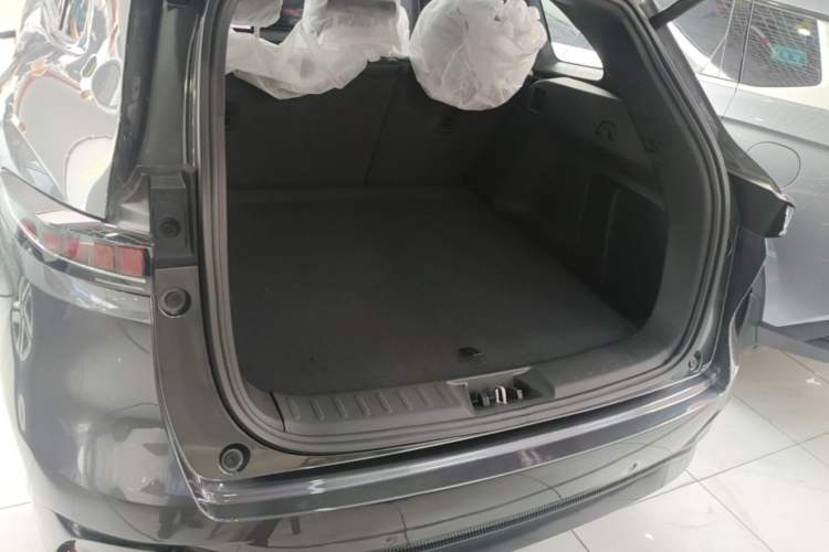 Used CHANGAN CS75 PLUS 2025 4th Generation 1.5T New Blue Whale Smart Luxury Edition Trunk